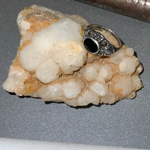 Vintage 925 Onyx Ring w/ Ornate Scrollwork Sz 6 - Picture 10 of 15